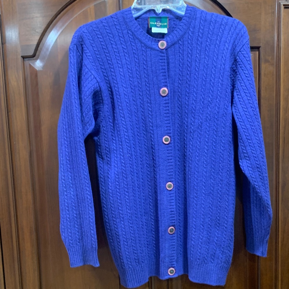 Women Glenmuir Vintage rare 100% 
Lambs Wool  Made in Scotland Size M
Purple